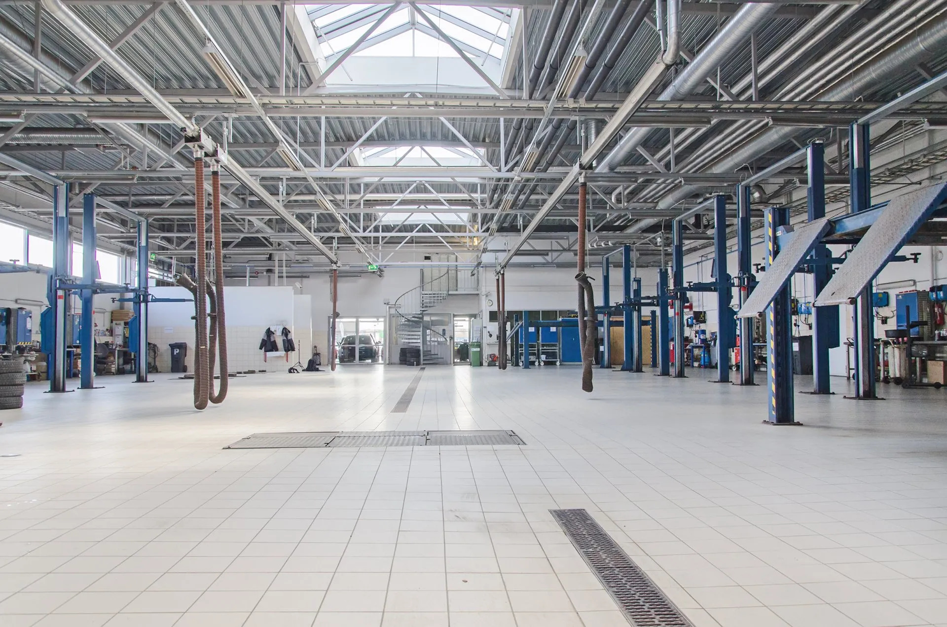 5 Factors To Consider When Choosing A Local Service Center - White's ...